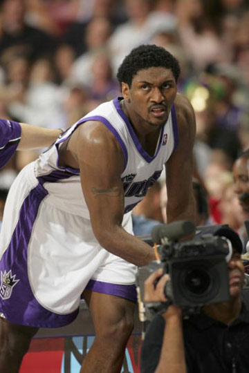 🦅官方：水晶宫将身穿我们的2025／26赛季红蓝配色主场球衣（🦅官宣：水晶宫将身披我们2025／26赛季红蓝主场战袍）