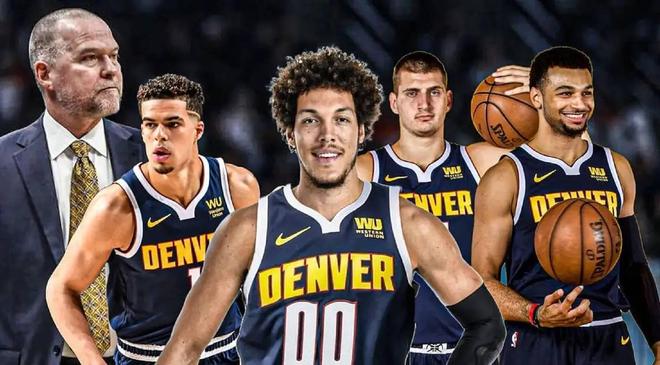 判决书：原天津泰达球员白某峰因受贿判有期徒刑一年，缓刑一年（法院判决：前天津泰达球员白某峰因受贿获刑一年，缓刑一年）