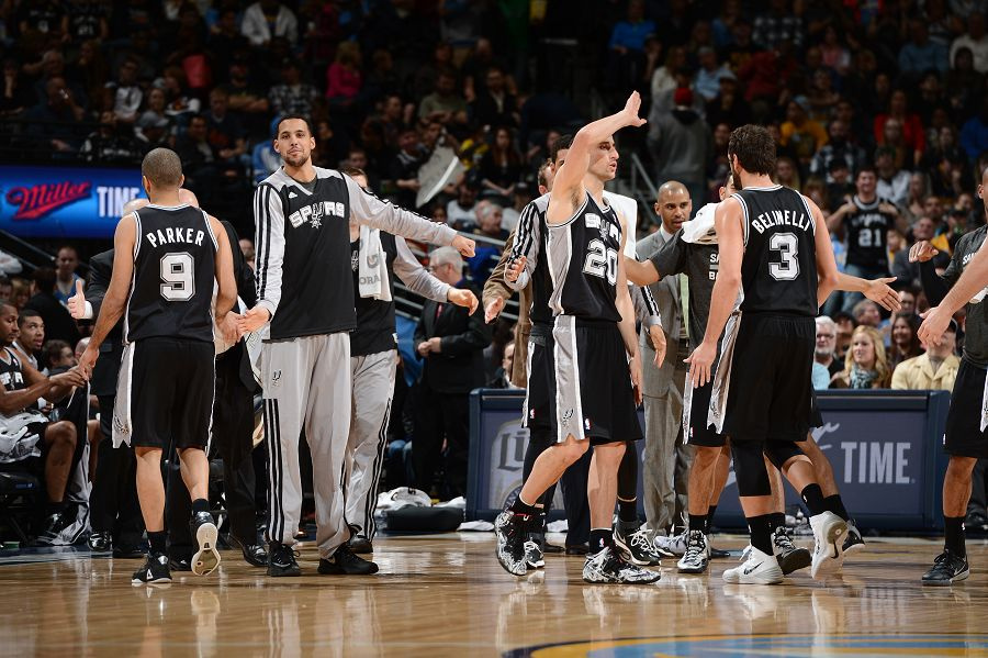 皇马0-2负塞尔塔赛后球员围攻裁判，一分钟内五黄一红（皇马0-2不敌塞尔塔，终场后球员围堵裁判，60秒内五黄一红）