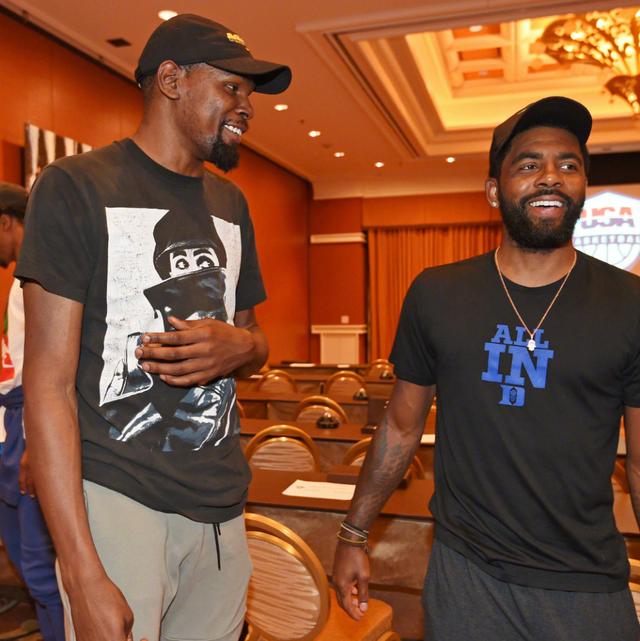 吉尔摩社媒晒照：手术成功，康复之路开始（吉尔摩社媒报喜：手术顺利，开启康复征程）